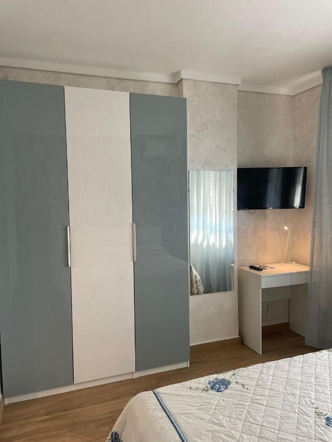 Sara House Apartment Наполи Екстериор снимка