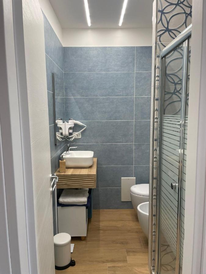 Sara House Apartment Наполи Екстериор снимка
