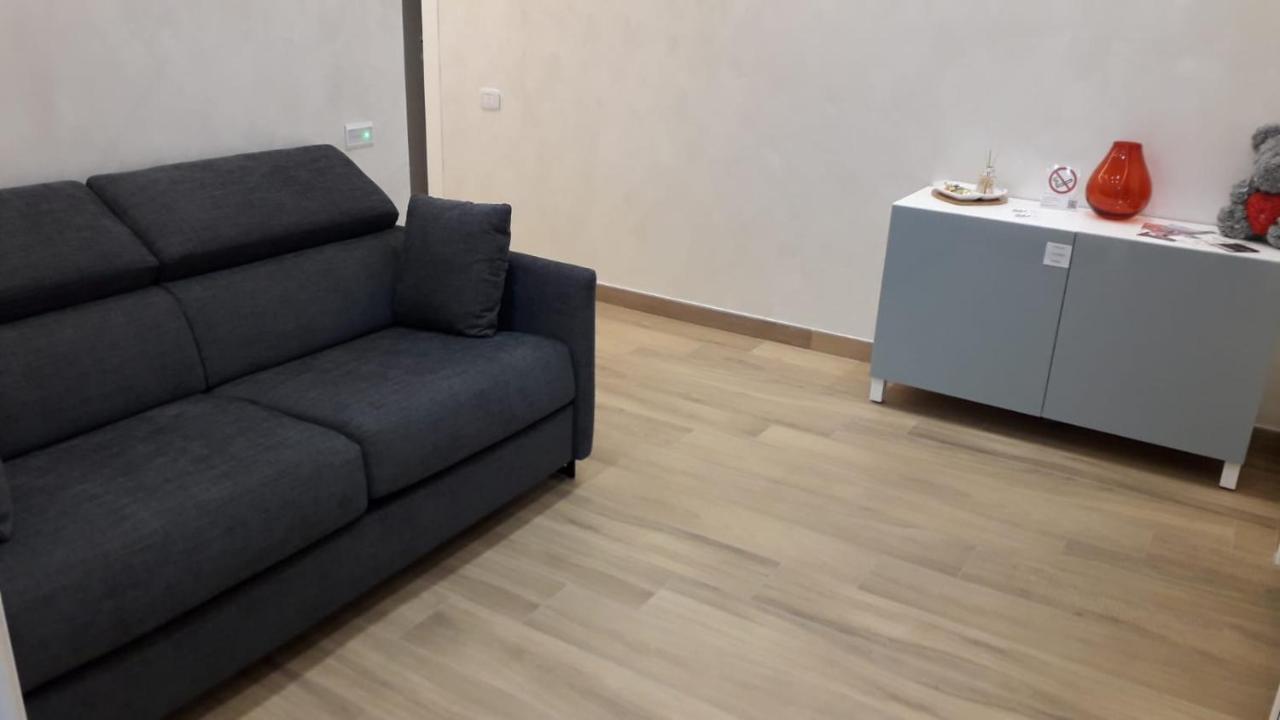 Sara House Apartment Наполи Екстериор снимка