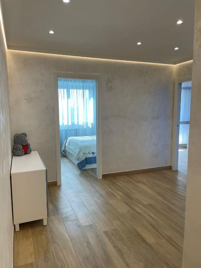 Sara House Apartment Наполи Екстериор снимка